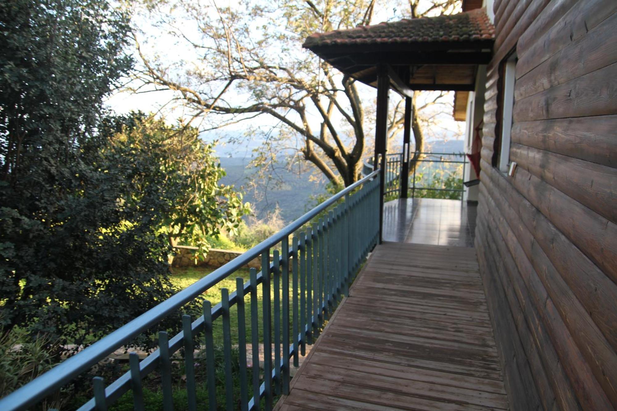 Villa Switzerland In Amirim Exterior foto